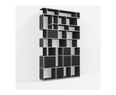 Individualisierbares Bücherregal aus Massivholz in Schwarz. Moderne Designer-Möbel nach Maß.