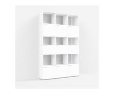 Individualisierbares Bücherregal aus Spanplatte in Weiß. Moderne Designer-Möbel nach Maß.