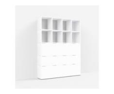 Individualisierbares Bücherregal aus Spanplatte in Weiß. Moderne Designer-Möbel nach Maß.