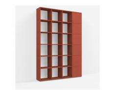 Individualisierbares Bücherregal aus Spanplatte in Rot. Moderne Designer-Möbel nach Maß.