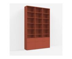 Individualisierbares Bücherregal aus Spanplatte in Rot. Moderne Designer-Möbel nach Maß.