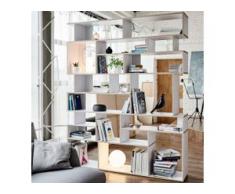 Individualisierbares Bücherregal aus Multiplexplatte in Weiß. Moderne Designer-Möbel nach Maß.
