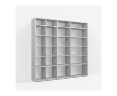 Individualisierbares Bücherregal aus Massivholz in Grau. Moderne Designer-Möbel nach Maß.