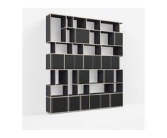 Individualisierbares Bücherregal aus Massivholz in Schwarz. Moderne Designer-Möbel nach Maß.