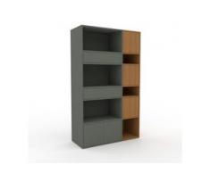 Aktenregal Nebelgrün - Büroregal: Schubladen in Nebelgrün & Türen in Eiche - Hochwertige Materialien - 116 x 195 x 47 cm,...