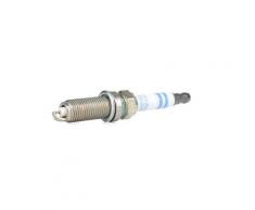 BOSCH Zündkerze RENAULT,SUBARU,ALFA ROMEO 0 242 140 557 8200587901,22401AA830,22401AA870 Zündkerzen,Kerzen,Zuendkerzen 31380014,68122874AA,VR6NII332