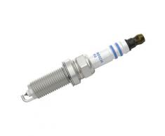 BOSCH Zündkerze RENAULT,NISSAN,DACIA 0 242 135 811 1711016900,2811590003,A2811590003 Zündkerzen,Kerzen,Zuendkerzen 3707010B01,3707010B05,2240100Q0G