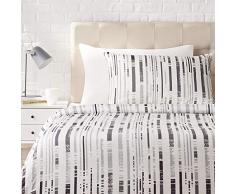 AmazonBasics - Bettwäsche-Set, Satin - 135 x 200 cm / 50 x 80 cm x 1, Strukturierte Streifen Anthrazit