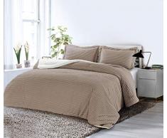 Stilia Steppdecke aus Mikrofaser, mit weichem Lammfell, Bettgröße 90 cm (180 x 260 cm), Beige, 180 x 260 cm