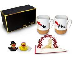 Mr & Mrs - Kaffeetassen/Hochzeitsgeschenk für Brautpaar Tassen mit Korkboden + Badeenten + Grußkarte Geschenkset (Hochzeit)