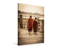 Calvendo Premium Textil-Leinwand 60 cm x 90 cm hoch, MÃ¶nche auf der U Bein BrÃ¼cke | Wandbild, Bild auf Keilrahmen, Fertigbild auf echter Leinwand, Leinwanddruck: Myanmar Orte Orte