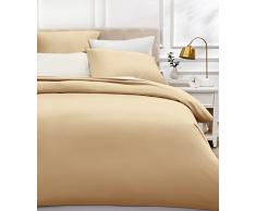 AmazonBasics - Bettwäsche-Set, Fadendichte 400, Baumwollsatin, 240 x 220 cm und zwei Kissenbezügen, 65 x 65 cm, Beige