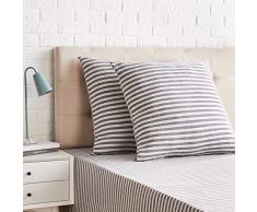 AmazonBasics - Kissenbezüge, Jersey, 2er-Pack, gestreift, 65 x 65 cm, Hellgrau