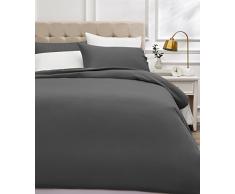 AmazonBasics - Bettwäsche-Set, Fadendichte 400, Baumwollsatin, 260 x 220 cm und zwei Kissenbezügen, 50 x 80 cm, Dunkelgrau