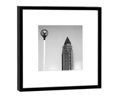COGNOSCO Fotografie im Holzrahmen: Messeturm Frankfurt-Fotodruck-Format 27 x 27 cm-Rahmenfarbe Hochwertiges Wandbild, Geschenkidee oder Souvenir aus Hessen, Holz, Schwarz-Weiß, Rahmen