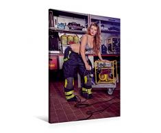 Calvendo Premium Textil-Leinwand 60 cm x 90 cm hoch, Sexy Feuerwehrfrau | Wandbild, Bild auf Keilrahmen, Fertigbild auf echter Leinwand, Leinwanddruck Menschen Menschen