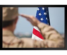 Poster Gießerei Soldat in Camouflage Fatigues Saluting Flag Foto Art Print Foto Art Print 20x14 inches Framed Poster
