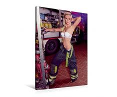 Calvendo Premium Textil-Leinwand 60 cm x 90 cm hoch, Sexy Feuerwehrfrau | Wandbild, Bild auf Keilrahmen, Fertigbild auf Echter Leinwand, Leinwanddruck Menschen Menschen