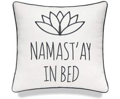 YugTex Kissenbezüge, lustige und inspirierende Zitate, Stickerei, Überwurf-Kissenbezüge für Yogakissen, Geschenk für Yogi, Heimdekoration, lustiges Geschenk zum Aufwachen 18x18 Namastay in Bed(ivory)