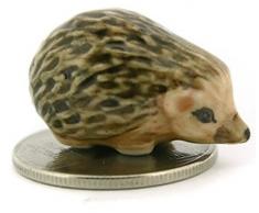 ChangThai Design Igel Figur Puppenhaus Miniaturen Tiere Keramik Collectible Figur