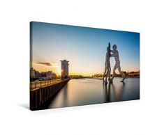 Calvendo Premium Textil-Leinwand 75 cm x 50 cm quer, Molecule Man | Wandbild, Bild auf Keilrahmen, Fertigbild auf echter Leinwand, Leinwanddruck: Die Molecule Man Skulptur auf der Spree Orte Orte