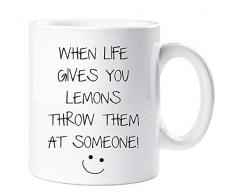 60 Second Makeover Limited 60SECMUG400 Tasse mit Aufschrift „When Life Gives You Lemons Throw Them At Someone“, Sarcasm, Sacrastic Friend, Geschenk für Geburtstag, Weihnachten, keramik, weiß
