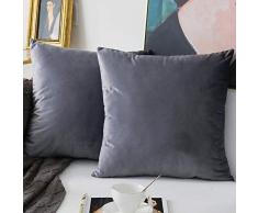 NATUS WEAVER Samt weich Soild Dekorative quadratische Überwurf-Kissenbezüge Set Kissenbezug für Sofa Schlafzimmer Auto 2 Pieces,22 x 22 grau