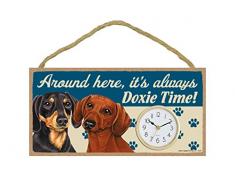SJT (sjt62197) Hier, es Immer Doxie Zeit. 12,7 x 25,4 cm Holz Hund Uhr Zeichen für Wand Oder Schreibtisch