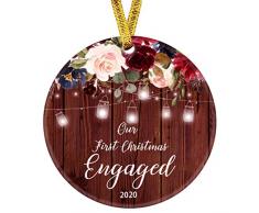 Kooer 2019 Dekofigur Our First Christmas as Mr & Mrs zum 1. Jahr verheiratete Brautpaar 7,6 cm flach rund Porzellan Keramik Hochzeit Ornament Gravur