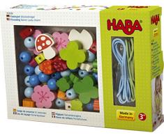 HABA 302636 - Fädelspiel Glücksbringer | Kreatives Fädelspielzeug mit Glücksbringer-Motiven | Set aus 2 Fädelschnüren, 30 Fädelelementen und 20 Perlen zum Auffädeln | Spielzeug ab 3 Jahren
