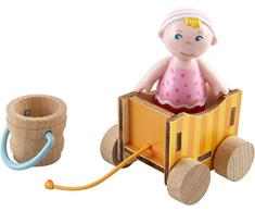 HABA 304748 - Little Friends – Baby Nora, Minipuppe ab 3 Jahren, mit Bollerwagen und Sandeimer, strapazierfähige Puppe aus Kunststoff für lange Spielfreude