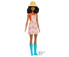 Barbie GCK69 - Farm Barbie Puppe mit Gießkanne und braunen Haaren, Puppen und Puppenzubehör ab 3 Jahren
