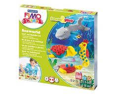 Staedtler 8034 14 LY Fimo kids form&play Set Seaworld (superweiche, ofenhärtende Knete, kinderleichte Anleitung, wiederverschließbare Box, Set mit 4 Fimo Blöcken, 1 Modellierstab und 1 Spielkulisse)