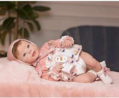 Puppen Guca - Puppe Reborn Ella, Kleid mit Blumenmuster aus Baumwolle mit Ärmeln und Strickmütze 46 cm, Mehrfarbig (18029)
